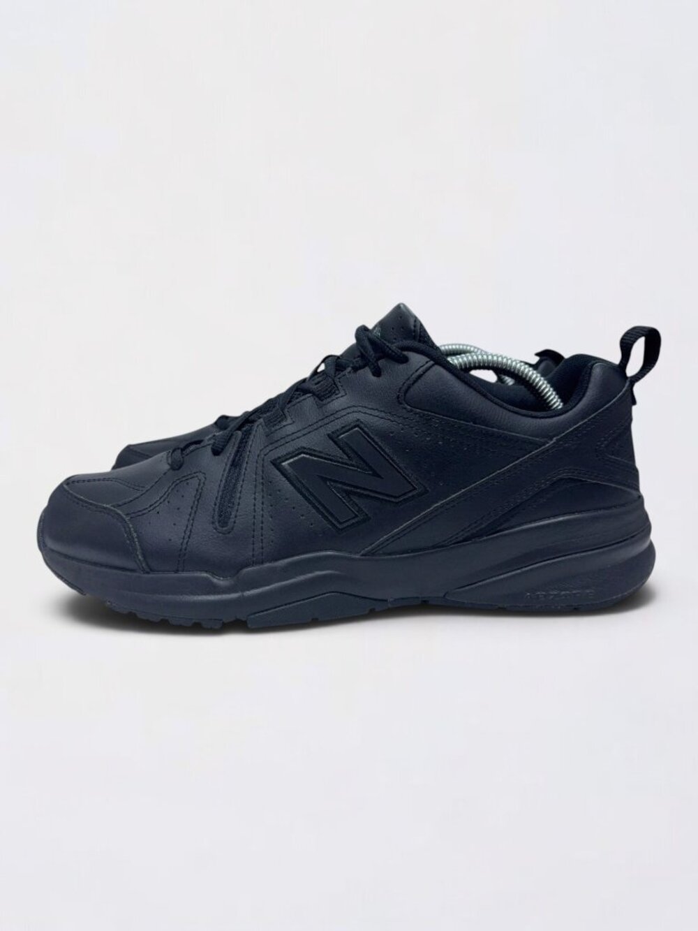 New Balance 608v5 Shoes Sneakers Mens 10 Black Leather Slip Resistant MX608AB5